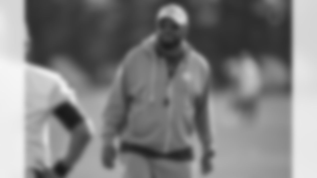 Pittsburgh Steelers head coach Mike Tomlin during practice at the UPMC Rooney Sports Complex preparing for a Week 10 matchup against the Washington Commanders, Thursday, Nov. 7, 2024 in Pittsburgh, PA. (Karl Roser / Pittsburgh Steelers)