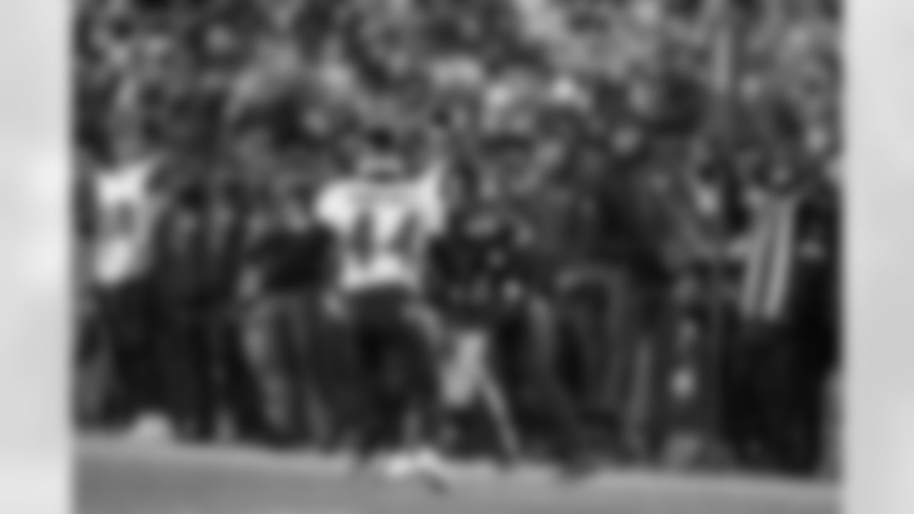 Pittsburgh Steelers wide receiver Adam Thielen (16) during a regular season game between the Pittsburgh Steelers and the Baltimore Ravens, Sunday, Jan. 4, 2026 in Pittsburgh, PA. The Steelers defeated the Ravens 26-24. (Karl Roser / Pittsburgh Steelers)