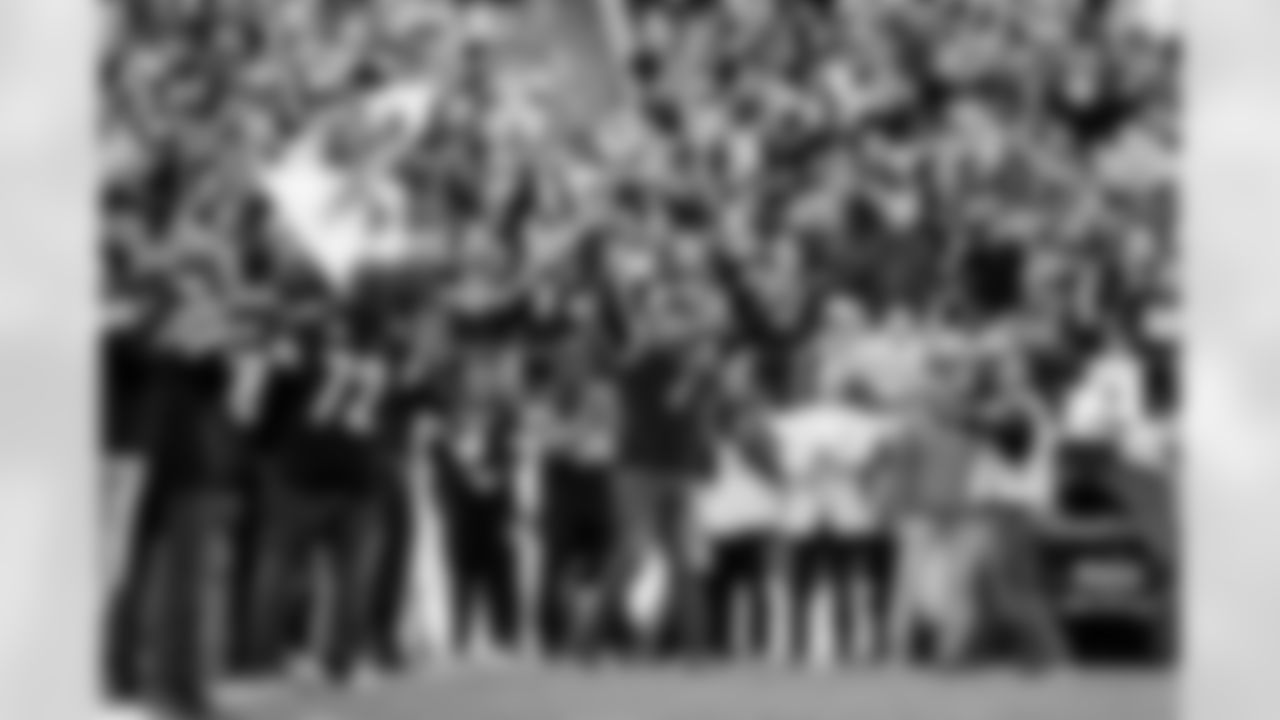 The Pittsburgh Steelers celebrated the 20th anniversary of Super Bowl XL during halftime of a regular season game between the Pittsburgh Steelers and the Indianapolis Colts, Sunday, Nov. 2, 2025 in Pittsburgh, PA. (Alysa Rubin / Pittsburgh Steelers)