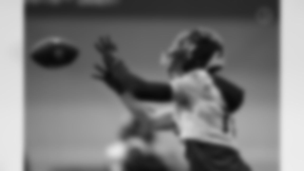 Pittsburgh Steelers wide receiver Adam Thielen (16) during practice at the UPMC Rooney Sports Complex preparing for a Week 14 matchup against the Baltimore Ravens, Thursday, Dec. 4, 2025 in Pittsburgh, PA. (Alysa Rubin / Pittsburgh Steelers)