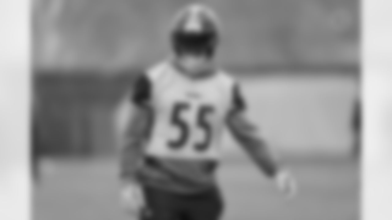 Pittsburgh Steelers linebacker Cole Holcomb (55) during practice at the UPMC Rooney Sports Complex preparing for a Week 12 matchup against the Chicago Bears, Thursday, Nov. 20, 2025 in Pittsburgh, PA. (Karl Roser / Pittsburgh Steelers)