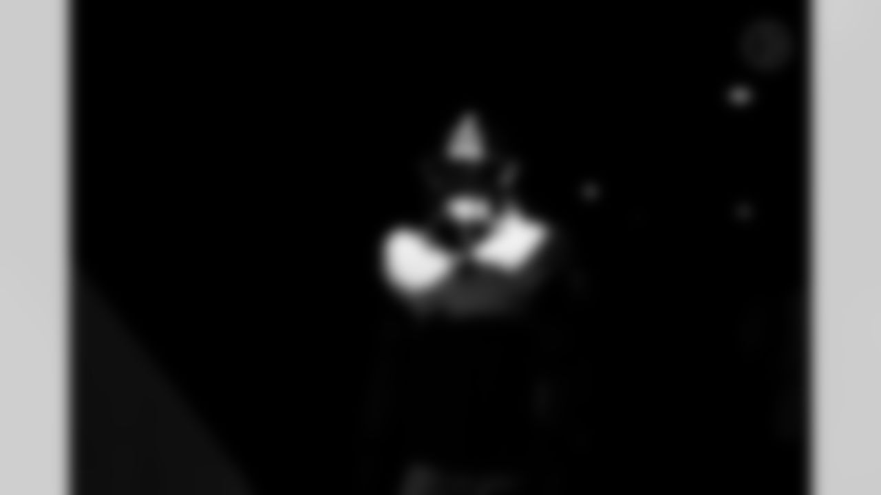 Pittsburgh Steelers cornerback Joey Porter Jr. (24) during a regular season game between the Pittsburgh Steelers and the Chicago Bears, Sunday, Nov. 23, 2025 in Chicago, IL. (Alysa Rubin / Pittsburgh Steelers)