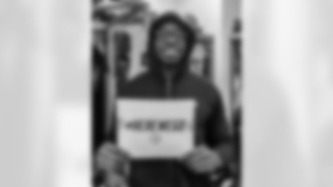 HereWeGo_2023_24-HWG-Sign-Porter-Jr-4x5