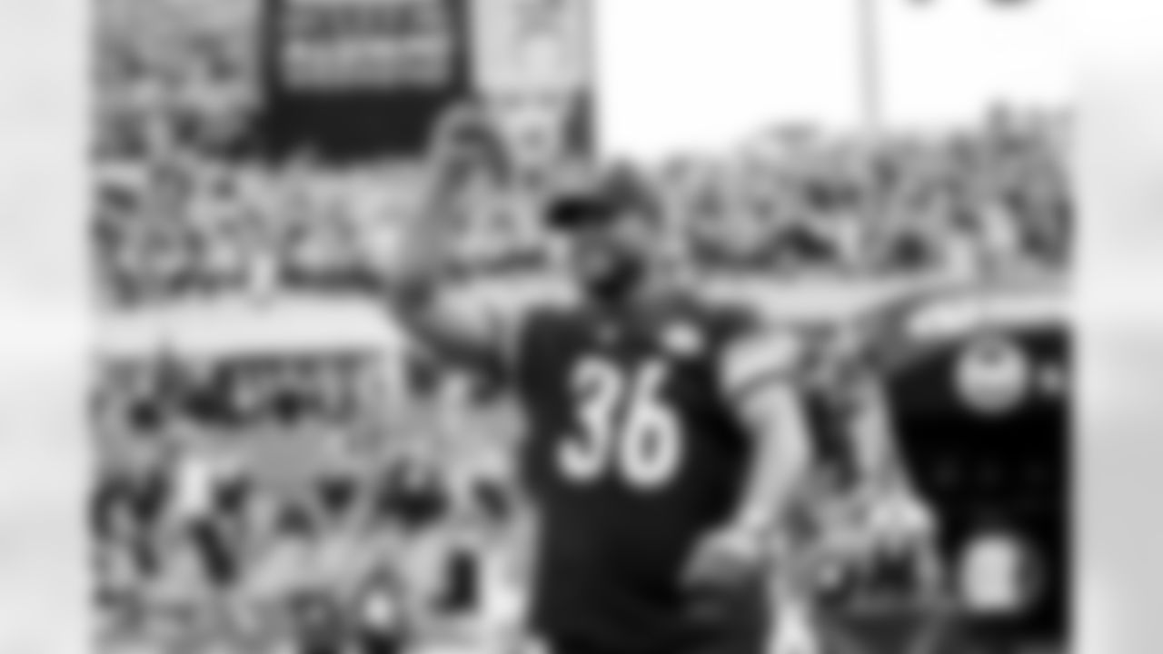 The Pittsburgh Steelers celebrated the 20th anniversary of Super Bowl XL during halftime of a regular season game between the Pittsburgh Steelers and the Indianapolis Colts, Sunday, Nov. 2, 2025 in Pittsburgh, PA. (Karl Roser / Pittsburgh Steelers)