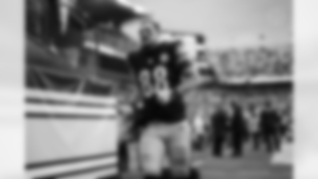 Pittsburgh Steelers tight end Pat Freiermuth (88) during a regular season game between the Pittsburgh Steelers and the Buffalo Bills, Sunday, Nov. 30, 2025 in Pittsburgh, PA.  (Harrison Barden / Pittsburgh Steelers)