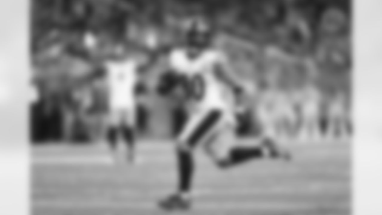 Pittsburgh Steelers running back Jaylen Warren (30) during a regular season game between the Pittsburgh Steelers and the Detroit Lions, Sunday, Dec. 21, 2025 in Detroit, MI. (Karl Roser / Pittsburgh Steelers)