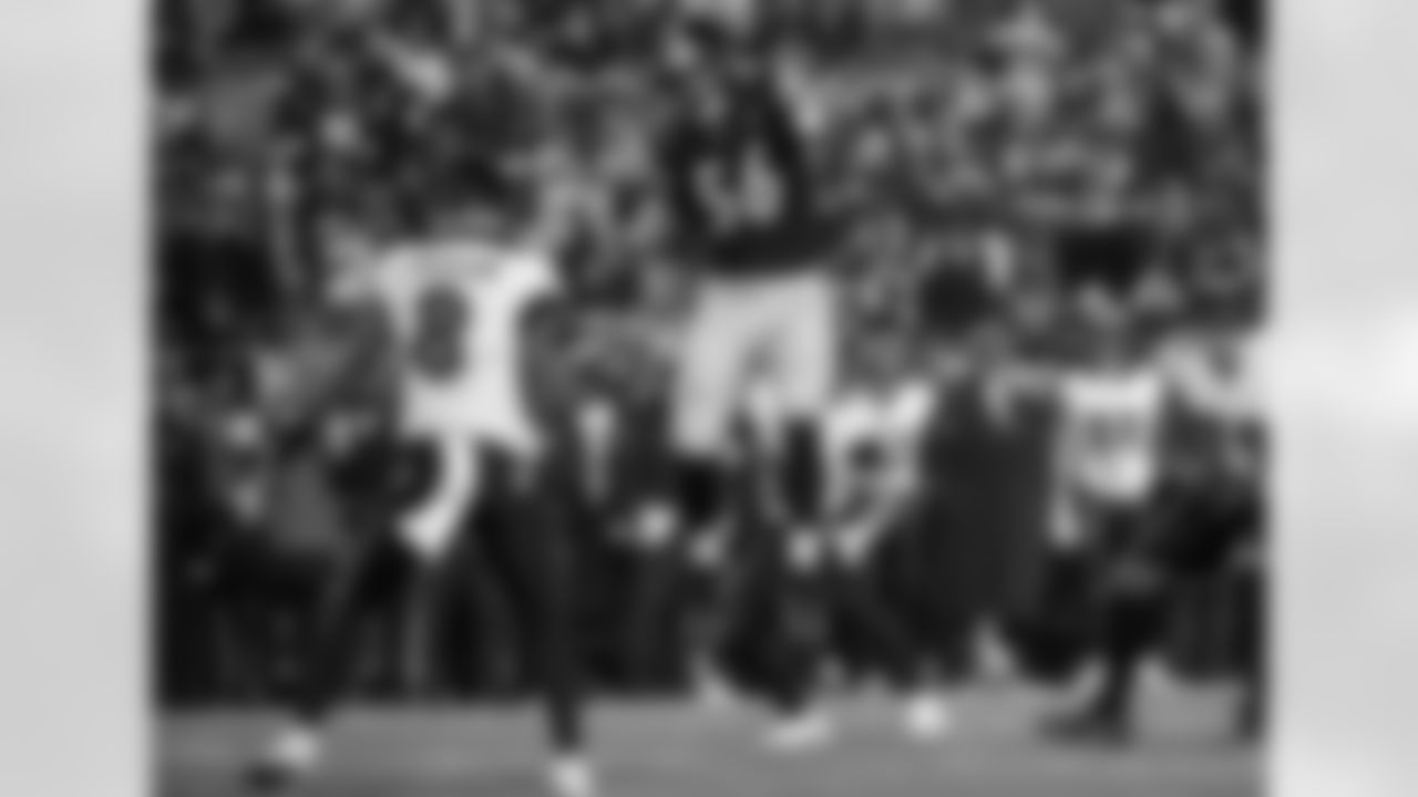 Pittsburgh Steelers linebacker Alex Highsmith (56) during a regular season game between the Pittsburgh Steelers and the Baltimore Ravens, Sunday, Jan. 4, 2026 in Pittsburgh, PA. The Steelers defeated the Ravens 26-24. (Taylor Ollason / Pittsburgh Steelers)