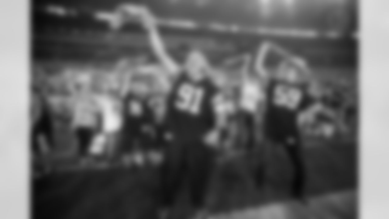 Kevin Greene and Jack Ham led the Terrible Towel Twirl for the Steelers game against the Cincinnati Bengals in 2019