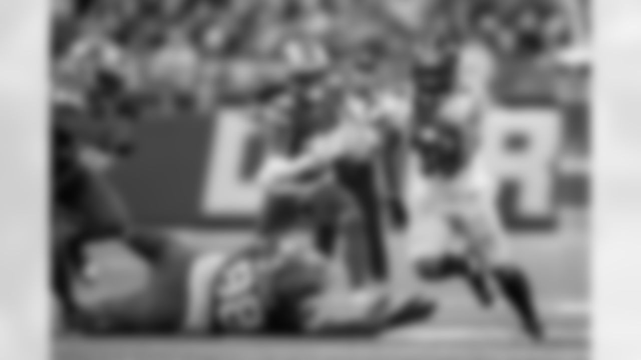 Pittsburgh Steelers running back Jaylen Warren (30) during a regular season game between the Pittsburgh Steelers and the Detroit Lions, Sunday, Dec. 21, 2025 in Detroit, MI. The Steelers defeated the Lions 29-24. (Karl Roser / Pittsburgh Steelers)