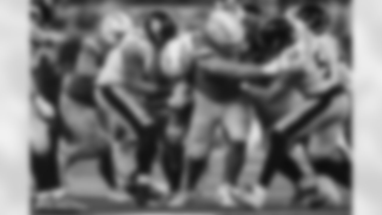 Pittsburgh Steelers defensive tackle Derrick Harmon (99) Pittsburgh Steelers linebacker Malik Harrison (50) during a regular season game between the Pittsburgh Steelers and the Los Angeles Chargers, Sunday, Nov. 9, 2025 in Inglewood, CA. (Alysa Rubin / Pittsburgh Steelers)