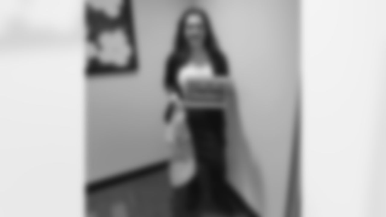 SNUTraditions_HereWeGoSigns_Jan1520241212AM_Montemurro_Elisa_97494590_111244.JPG_97494590_111244
