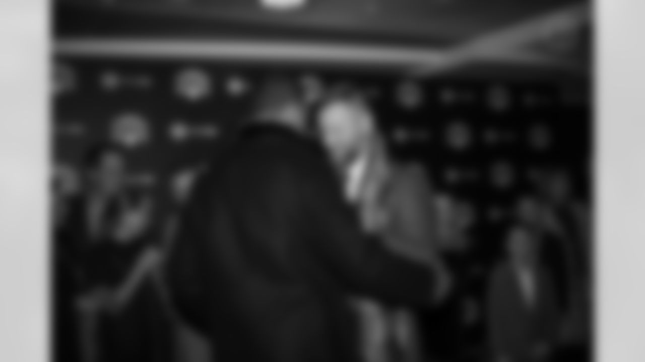 The Pittsburgh Steelers celebrate the 2025 Hall of Honor Class during the Hall of Honor Dinner Ceremony presented by U.S. Steel on Sunday, Dec. 14, 2025 in Pittsburgh, PA. (Alysa Rubin / Pittsburgh Steelers)