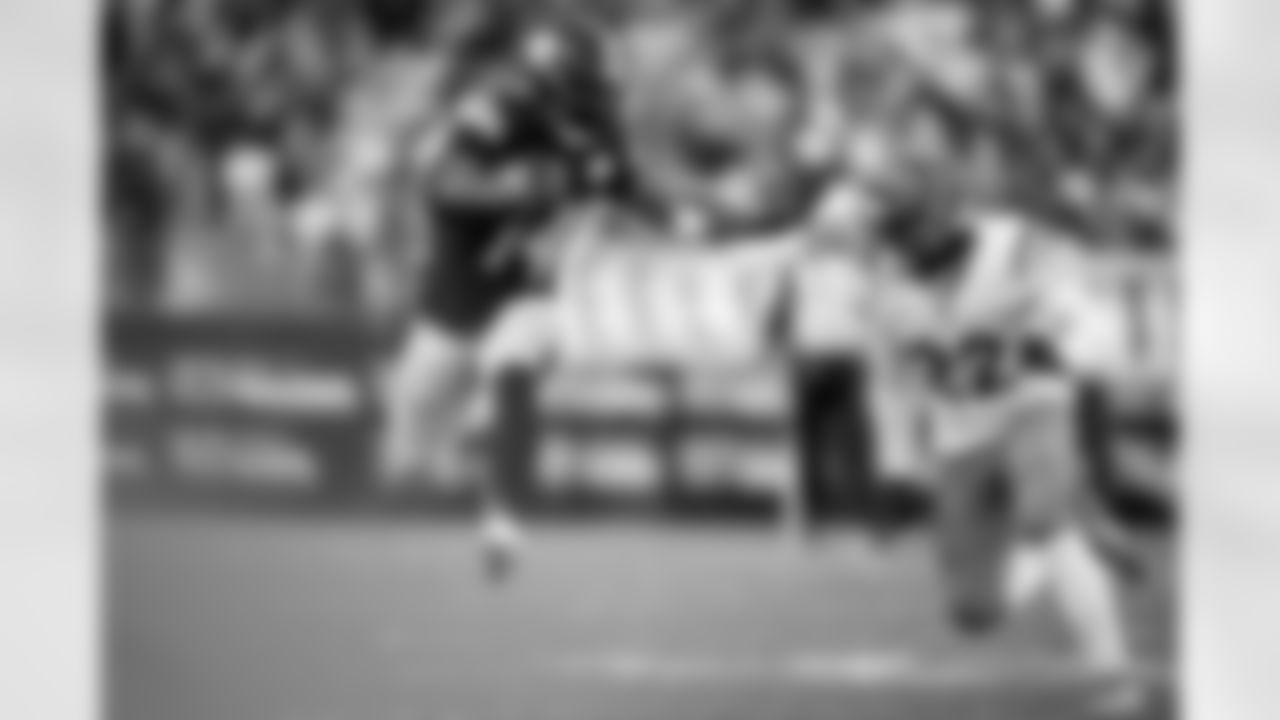 Pittsburgh Steelers running back Kenneth Gainwell (14) during a regular season game between the Pittsburgh Steelers and the Cincinnati Bengals, Sunday, Nov. 16, 2025 in Pittsburgh, PA. The Steelers defeated the Bengals 34-12. (Karl Roser / Pittsburgh Steelers)