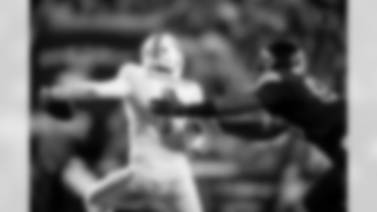 Pittsburgh Steelers defensive tackle Esezi Otomewo (93) during a regular season game between the Pittsburgh Steelers and the Miami Dolphins, Monday, Dec. 15, 2025 in Pittsburgh, PA. The Steelers defeated the Dolphins 28-15. (Karl Roser / Pittsburgh Steelers)