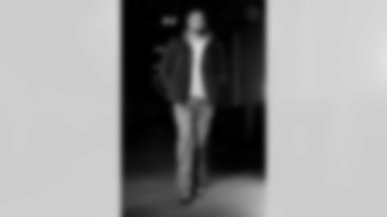 Pittsburgh Steelers linebacker Jack Sawyer (33) during a regular season game between the Pittsburgh Steelers and the Miami Dolphins, Monday, Dec. 15, 2025 in Pittsburgh, PA. (Alysa Rubin / Pittsburgh Steelers)