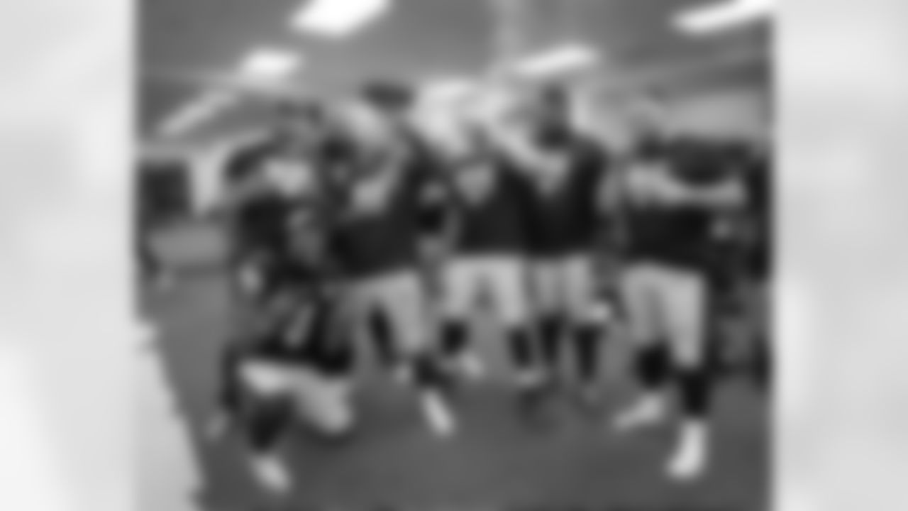 Pittsburgh Steelers defensive end Yahya Black (94), Pittsburgh Steelers linebacker Patrick Queen (6), Pittsburgh Steelers linebacker Jeremiah Moon (53), Pittsburgh Steelers defensive tackle Keeanu Benton (95), Pittsburgh Steelers linebacker Jack Sawyer (33), Pittsburgh Steelers linebacker Alex Highsmith (56), Pittsburgh Steelers defensive tackle Esezi Otomewo (93), and Pittsburgh Steelers defensive end Logan Lee (91) following a regular season game between the Pittsburgh Steelers and the Baltimore Ravens, Sunday, Jan. 4, 2026 in Pittsburgh, PA. The Steelers defeated the Ravens 26-24. (Karl Roser / Pittsburgh Steelers)