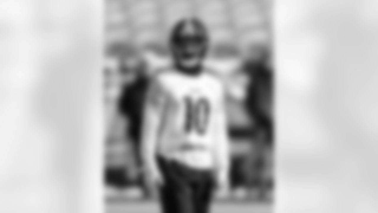 Pittsburgh Steelers wide receiver Roman Wilson (10) during practice at the UPMC Rooney Sports Complex preparing for a Wild Card matchup against the Baltimore Ravens, Thursday, Jan. 9, 2025 in Pittsburgh, PA. (Karl Roser / Pittsburgh Steelers)