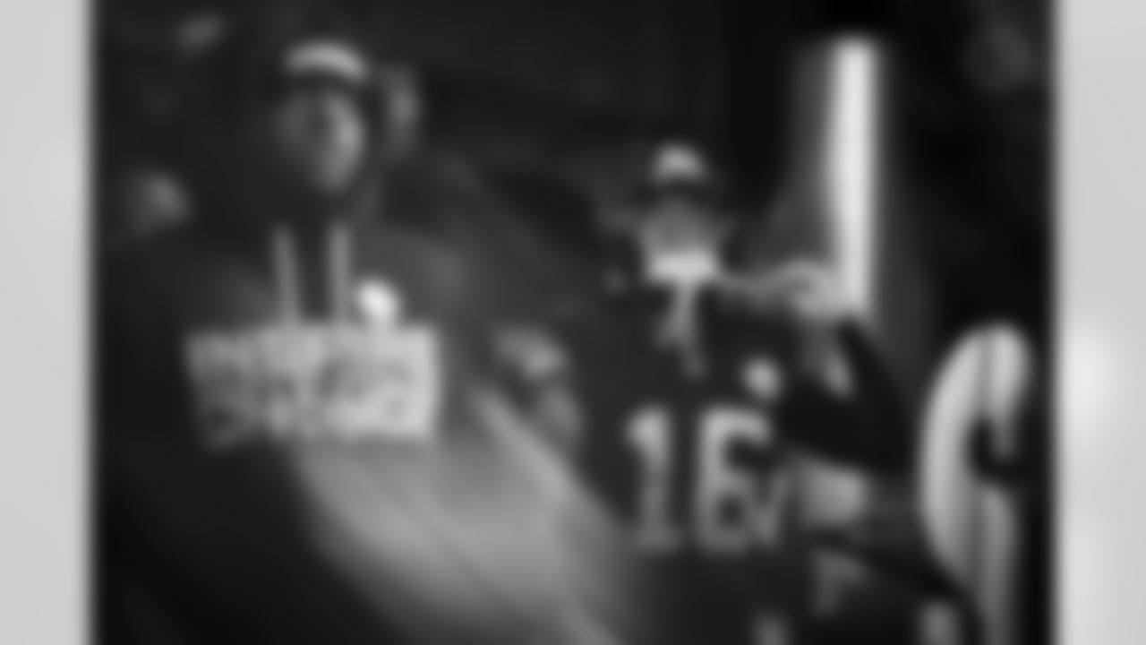 Pittsburgh Steelers wide receiver Adam Thielen (16) during a regular season game between the Pittsburgh Steelers and the Miami Dolphins, Monday, Dec. 15, 2025 in Pittsburgh, PA. (Jared Wickerham / Pittsburgh Steelers)