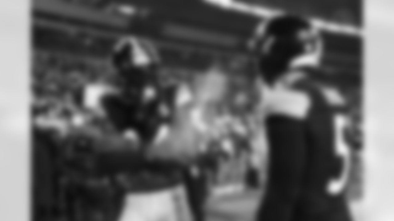 Pittsburgh Steelers cornerback Joey Porter Jr. (24) and Pittsburgh Steelers linebacker Nick Herbig (51) during a regular season game between the Pittsburgh Steelers and the Baltimore Ravens, Sunday, Jan. 4, 2026 in Pittsburgh, PA. (Jared Wickerham / Pittsburgh Steelers)