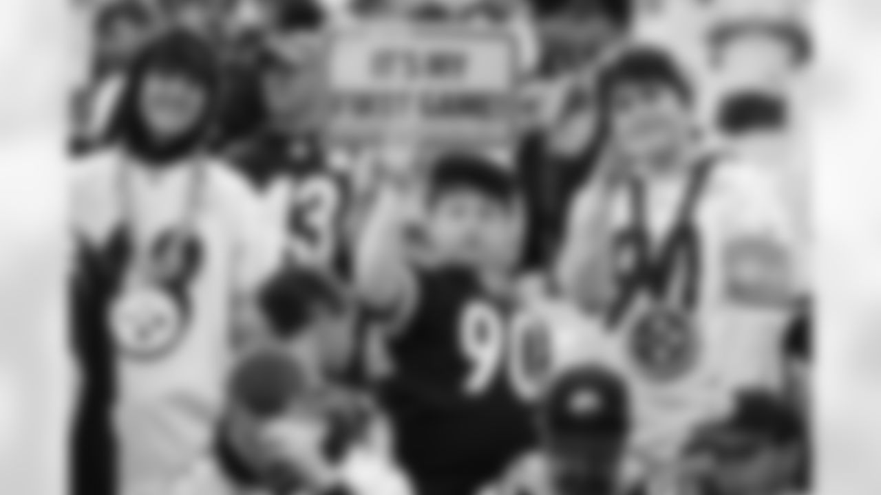 Fans during a regular season game between the Pittsburgh Steelers and the Indianapolis Colts, Sunday, Nov. 2, 2025 in Pittsburgh, PA. (Alysa Rubin / Pittsburgh Steelers)