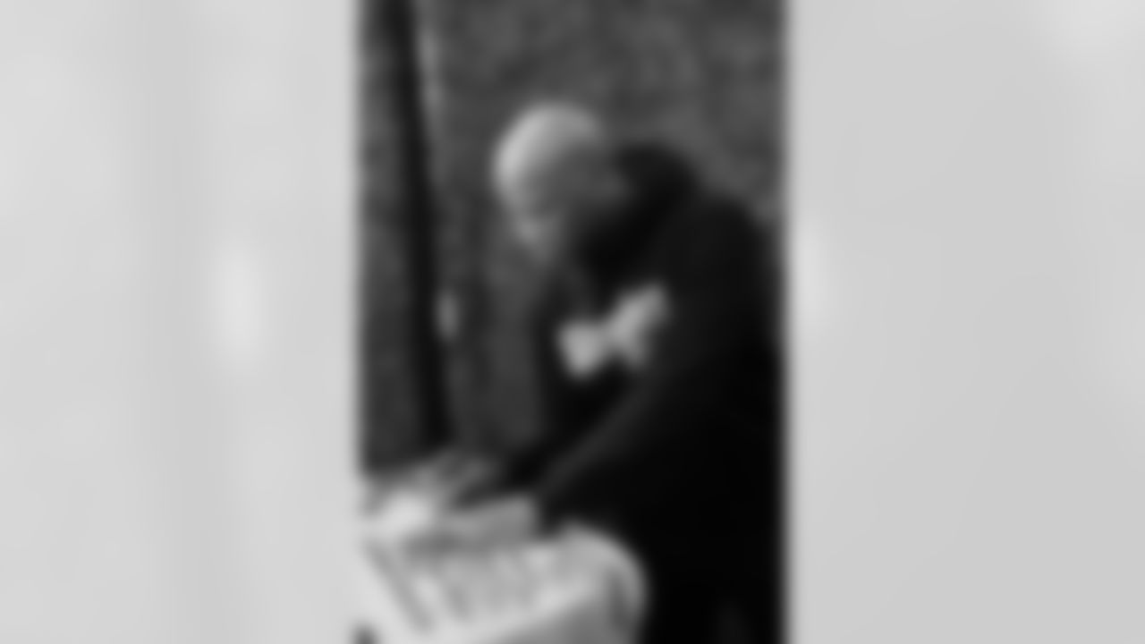 The Steelers welcomed fans from Mexico and Spain for an appreciation party prior to Monday night's game on Sunday, Dec. 14, 2025 in Pittsburgh, PA. (Emilee Fails / Pittsburgh Steelers)