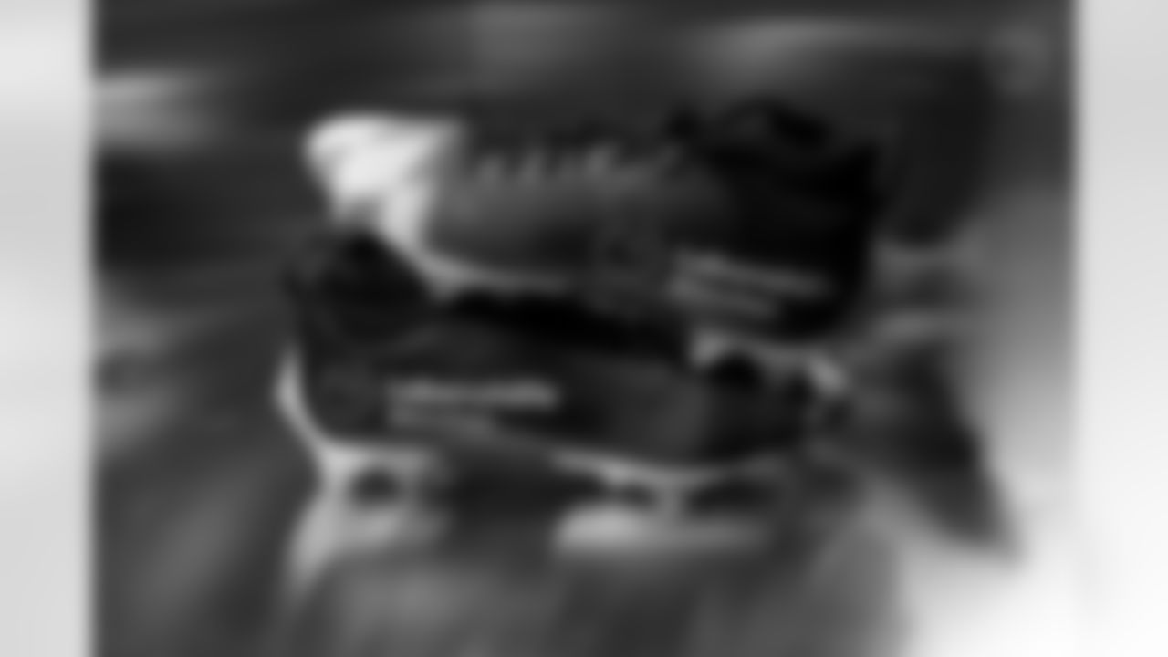 Pittsburgh Steelers linebacker Julius Welschof (45) will showcase his custom cleats supporting Lebenshilfe München during Week 13. (Alysa Rubin / Pittsburgh Steelers)