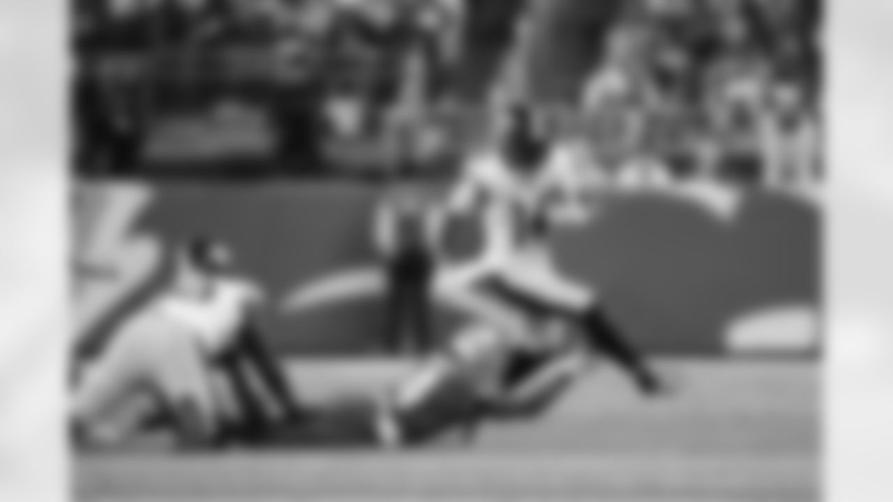 Pittsburgh Steelers running back Kenneth Gainwell (14) during a regular season game between the Pittsburgh Steelers and the Detroit Lions, Sunday, Dec. 21, 2025 in Detroit, MI. (Karl Roser / Pittsburgh Steelers)