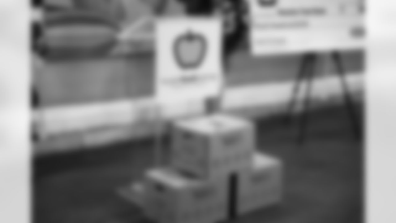 An image from the June 6th, 2025 HEB Sacks for Hunger with Will Anderson Jr. at the Houston Food Bank in Houston, TX.