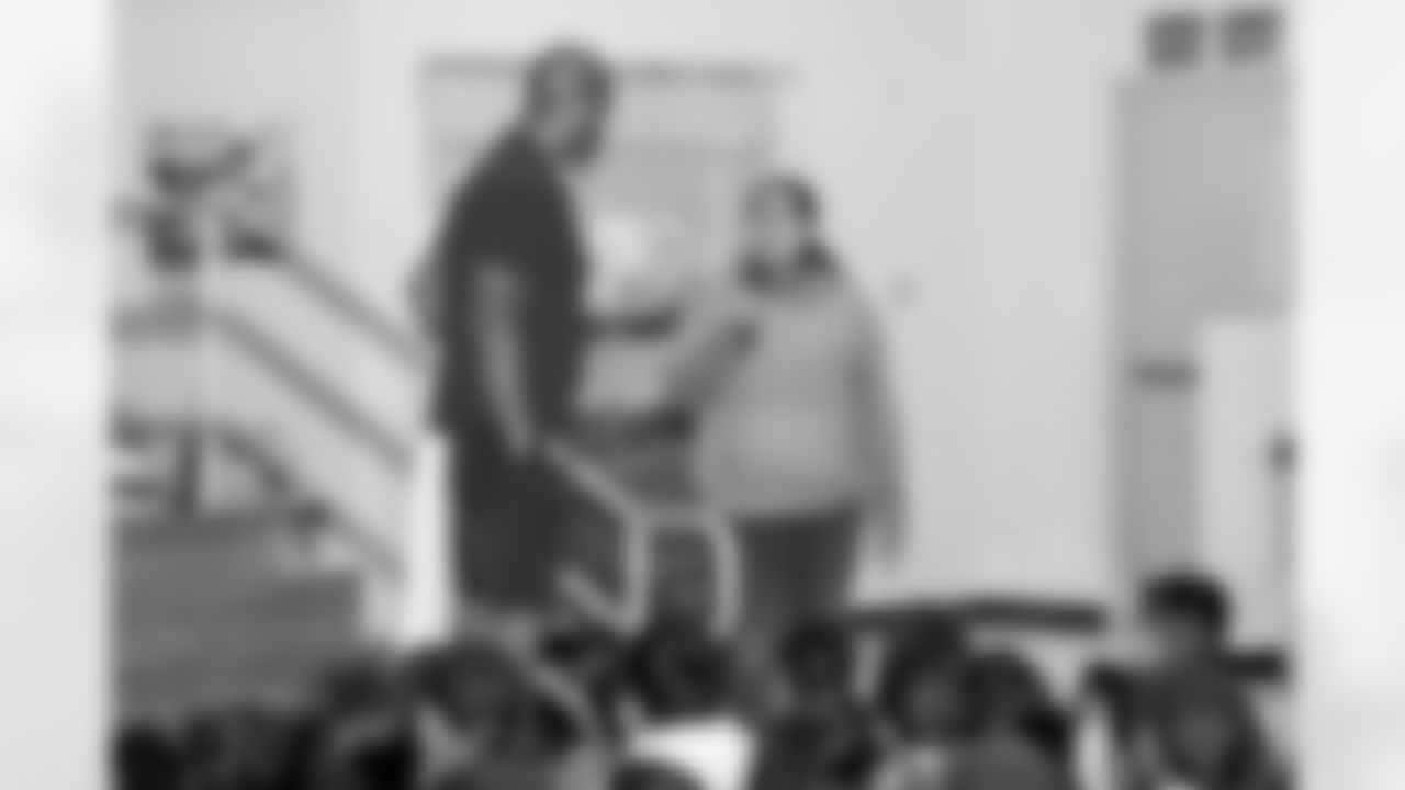 An image from the March 18th, 2025 Reading with the Pros at Tijerina Elementary School in Houston, TX.