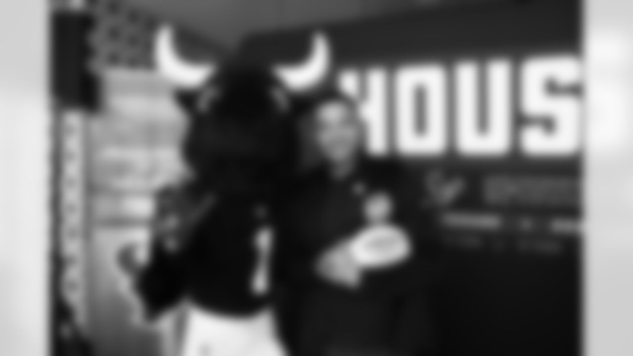 An image from the November 7th, 2025 Gridiron Heroes Luncheon at NRG Stadium in Houston, TX.