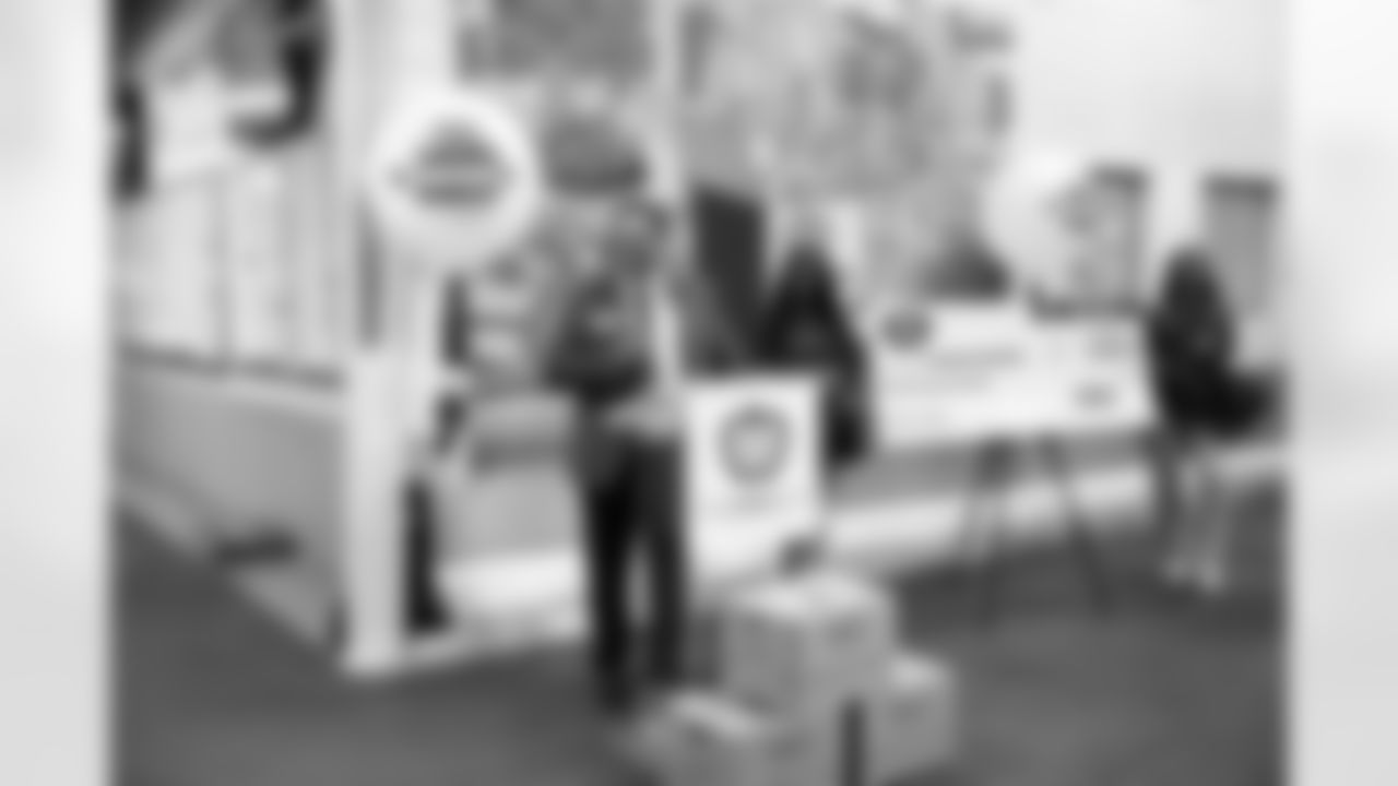 An image from the June 6th, 2025 HEB Sacks for Hunger with Will Anderson Jr. at the Houston Food Bank in Houston, TX.