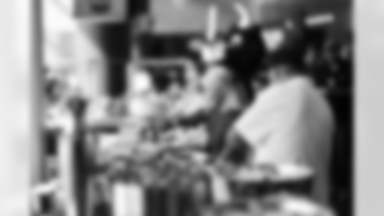 An image from the November 7th, 2025 Gridiron Heroes Luncheon at NRG Stadium in Houston, TX.