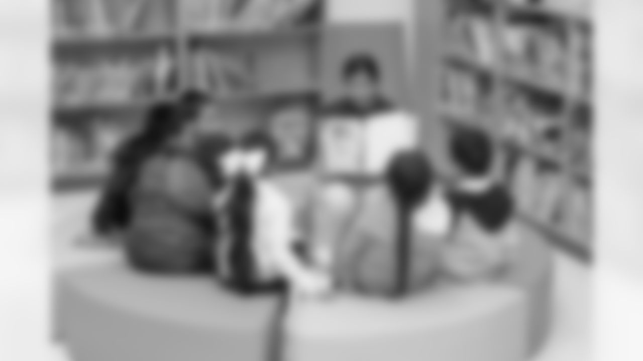 An image from the March 18th, 2025 Reading with the Pros at Tijerina Elementary School in Houston, TX.