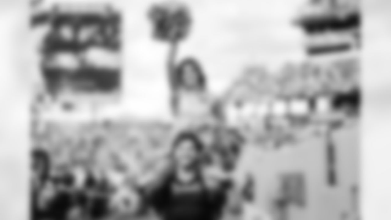 Tennessee Titans Cheerleaders during the game between the Tennessee Titans and the New Orleans Saints at Nissan Stadium on December 28, 2025 in Nashville, TN. Photo By Kaitlyn Hungerford/Tennessee Titans