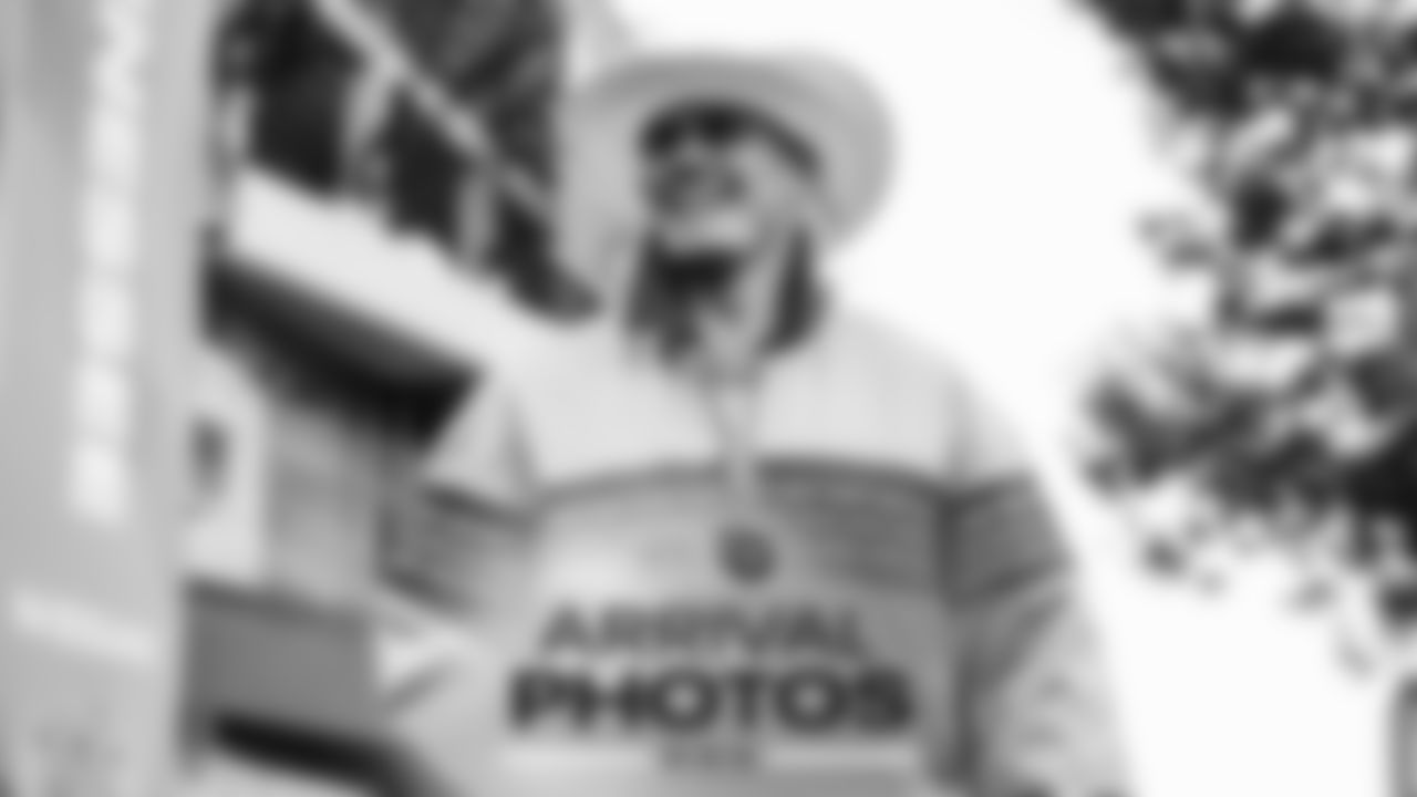 W9_LACvsTEN_ArrivalPhotos-Thumbnails-Arrival Photos