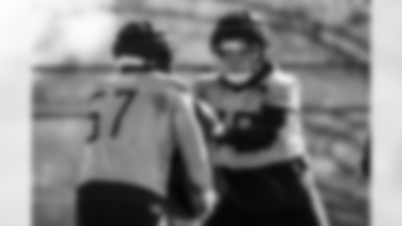Guard Kevin Zeitler #70 of the Tennessee Titans  during practice at the Ascension Saint Thomas Sports Park on December 11, 2025 in Nashville, TN. Photo By Jessie Rogers/Tennessee Titans