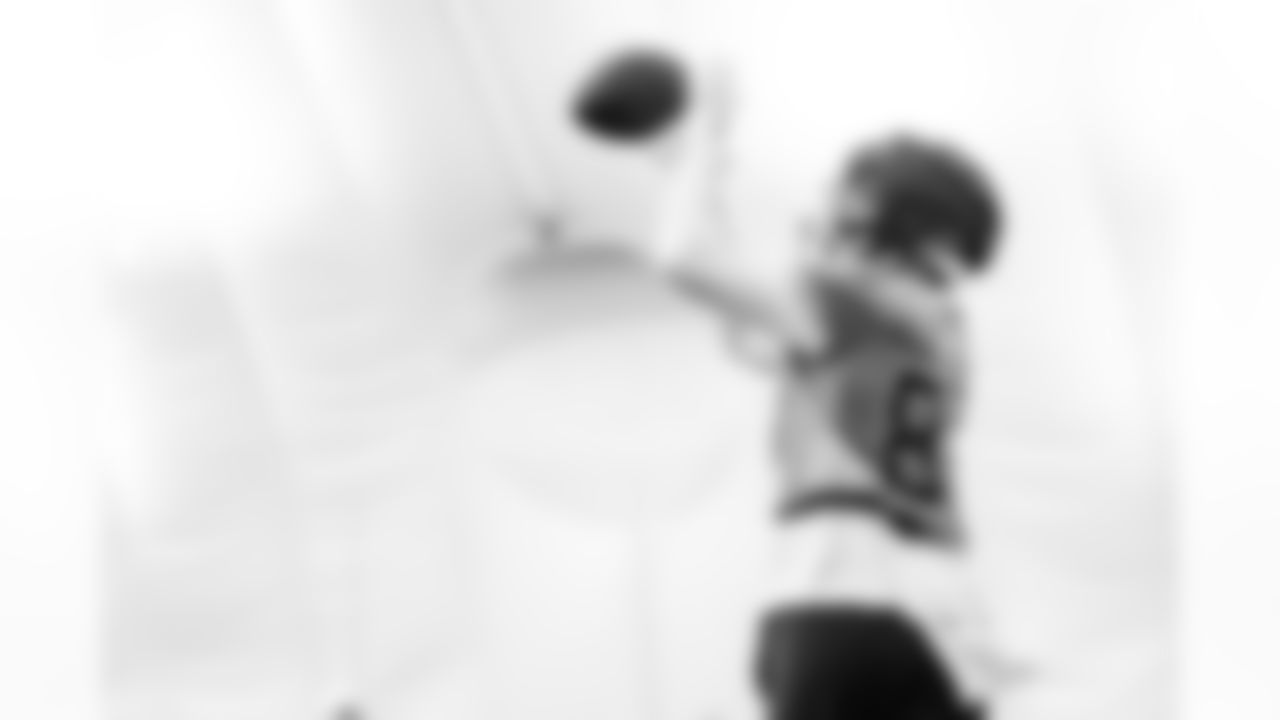 Tight end Gunnar Helm #84 of the Tennessee Titans during practice in the bubble at the Ascension Saint Thomas Sports Park on December 18, 2025 in Nashville, TN. Photo By Donald Page/Tennessee Titans