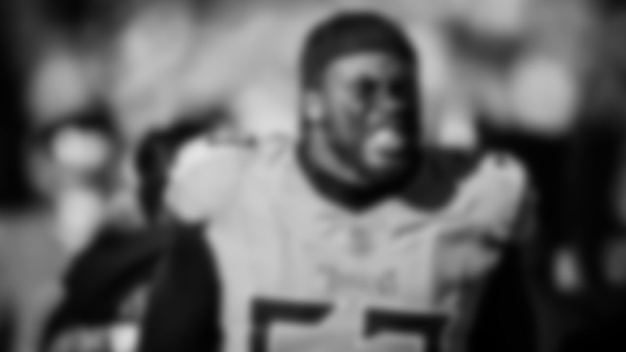 Outside linebacker Jihad Ward #53 of the Tennessee Titans during the game between the Tennessee Titans and the San Francisco 49ers at Levi's Stadium on December 21, 2025 in San Francisco, CA. Photo By Donald Page/Tennessee Titans