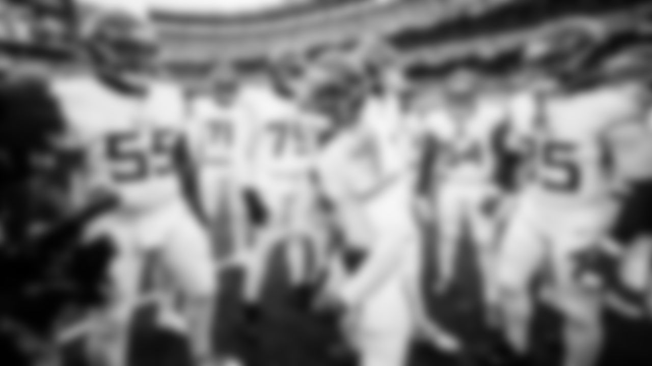 The Tennessee Titans and the Cleveland Browns compete at Huntington Bank Field on December 07, 2025 in Cleveland, OH. Photo By Donald Page/Tennessee Titans