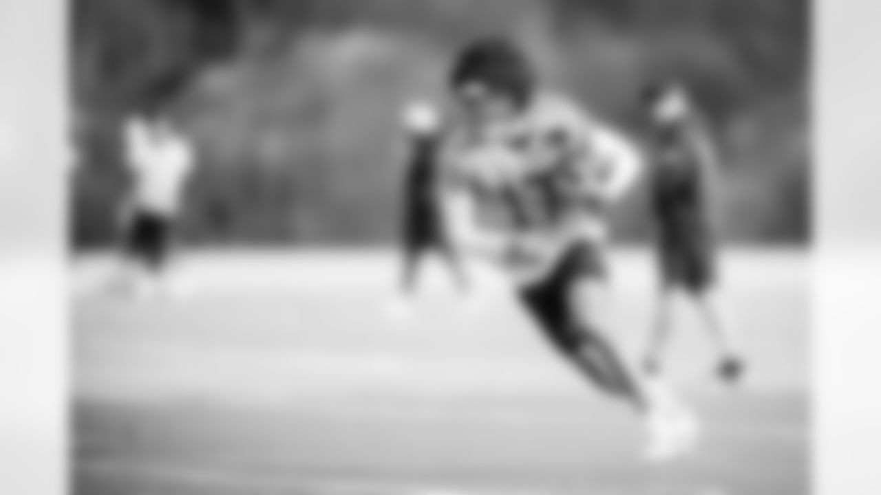 Wide receiver Chimere Dike #17 of the Tennessee Titans during practice at the Ascension Saint Thomas Sports Park on November 19, 2025 in Nashville, TN. Photo By Donald Page/Tennessee Titans