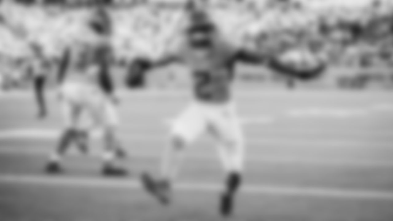 during the game between the Tennessee Titans and the Kansas City Chiefs at Nissan Stadium on December 21, 2025 in Nashville, TN. Photo By Donald Page/Tennessee Titans