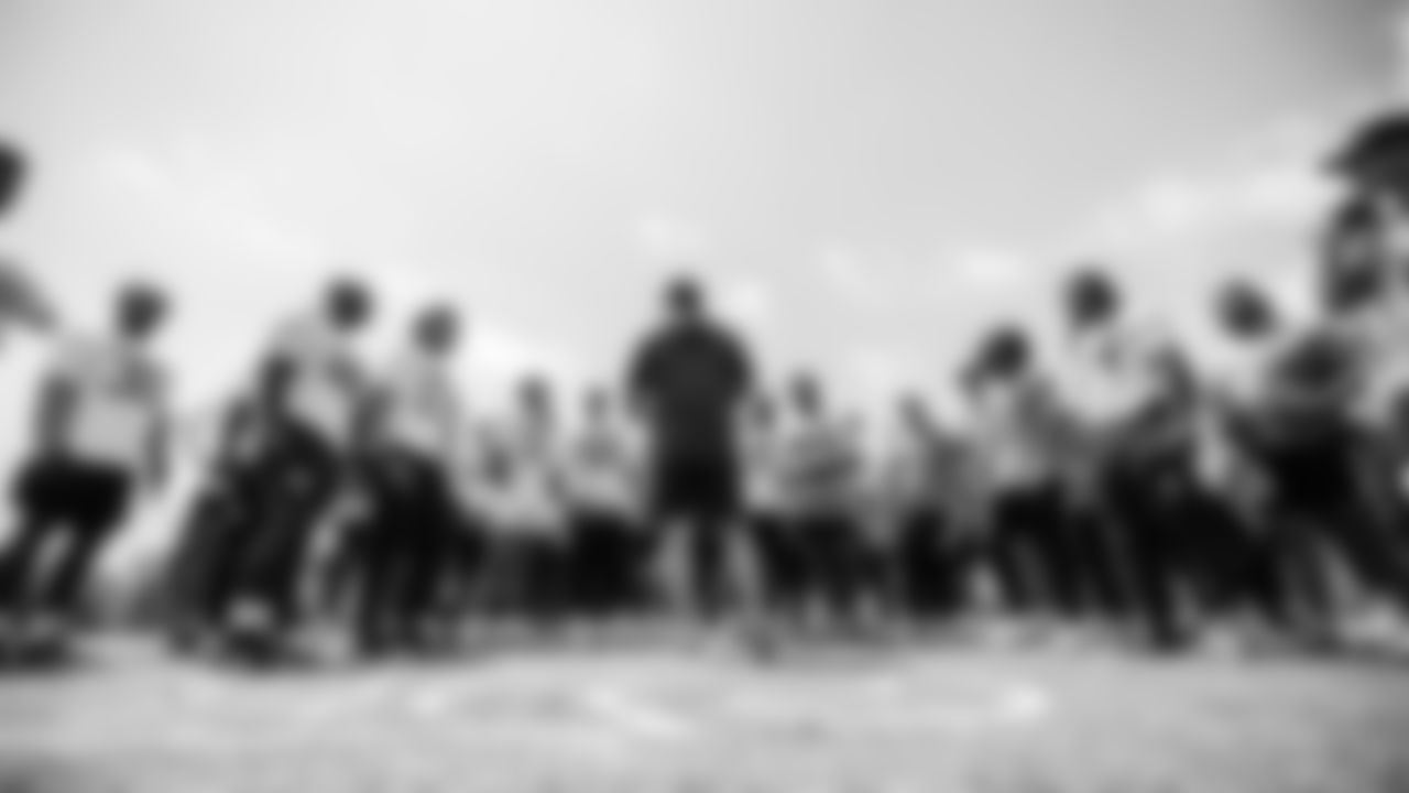 Head coach Brian Callahan of the Tennessee Titans talks to the team after phase 2 workouts at the Ascension Saint Thomas Sports Park on May 14, 2025 in Nashville, TN. Photo By Donald Page/Tennessee Titans