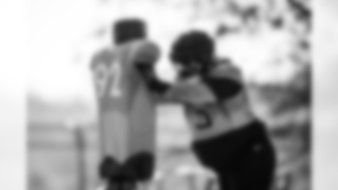 Tackle Dan Moore Jr. #75 of the Tennessee Titans during practice at the Ascension Saint Thomas Sports Park on December 3, 2025 in Nashville, TN. Photo By Jessie Rogers/Tennessee Titans