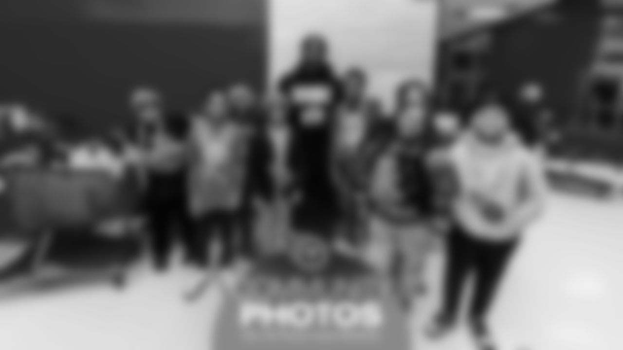 12.16_CamWardHolidayShopping_CommunityPhotos