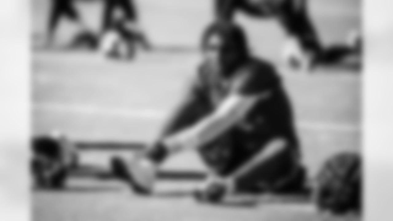 Quarterback Cam Ward #1 of the Tennessee Titans during practice at the Ascension Saint Thomas Sports Park on November 12, 2025 in Nashville, TN. Photo By Donald Page/Tennessee Titans