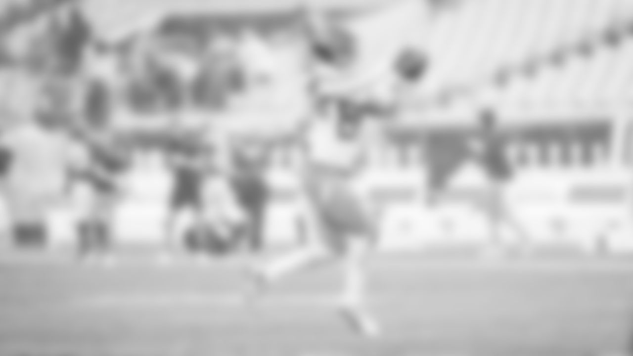 The Tennessee Titans and the Jacksonville Jaguars compete at EverBank Stadium on December 29, 2024 in Jacksonville, FL. Photo By //YOUR NAME///Tennessee Titans