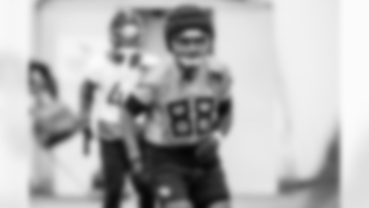 Tight end David Martin-Robinson #88 of the Tennessee Titans during practice at the Ascension Saint Thomas Sports Park on November 21, 2025 in Nashville, TN. Photo By Beau Brune/Tennessee Titans