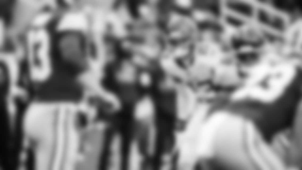 The Tennessee Titans and the San Francisco 49ers compete at Levi's Stadium on December 14, 2025 in San Francisco, CA. Photo By Donald Page/Tennessee Titans