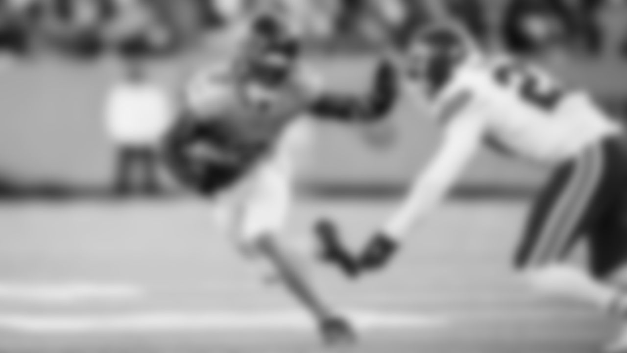 The Tennessee Titans and the Kansas City Chiefs compete at Nissan Stadium on December 21, 2025 in Nashville, TN. Photo By Jessie Rogers/Tennessee Titans