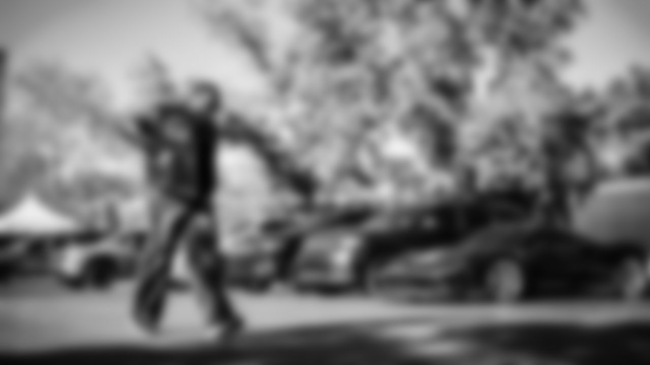 The Tennessee Titans and the Houston Texans compete at Nissan Stadium on November 16, 2025 in Nashville, TN. Photo By Donald Page/Tennessee Titans